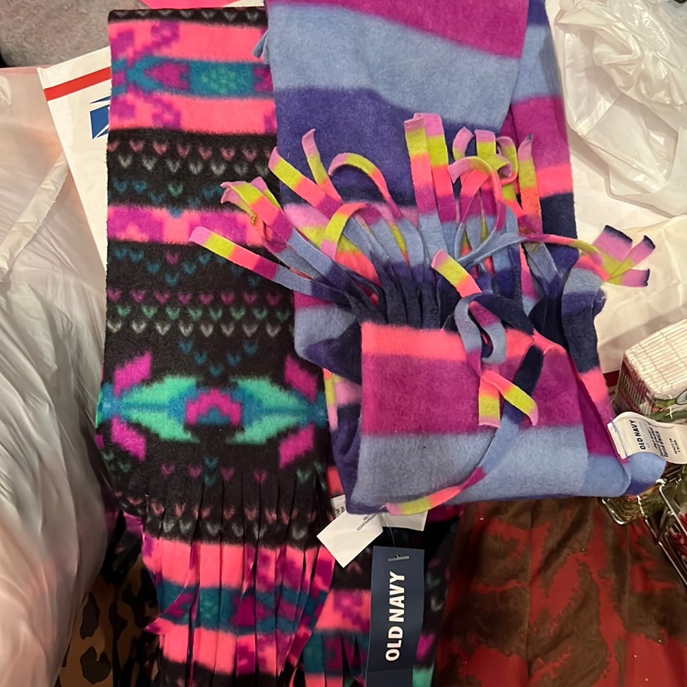 Old navy girls scarves lot of 2